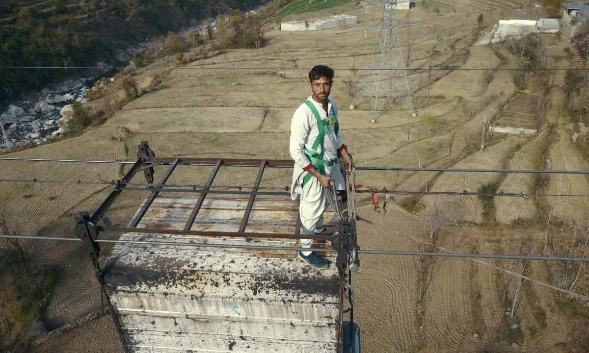 Filmmaker Mohammed Ali Naqvi's Hanging by a Wire to screen in theatres across the UK, North America Filmmaker Mohammed Ali Naqvi's Hanging by a Wire to screen in theatres across the UK, North America