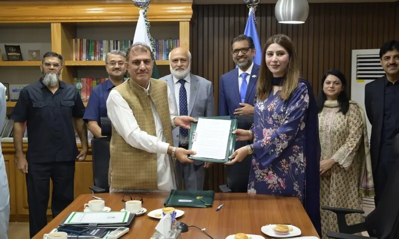 Officials of Higher Education Commission and Pakistan Software Export Board sign a Memorandum of Understanding. &mdash; @hecpkofficial/X
