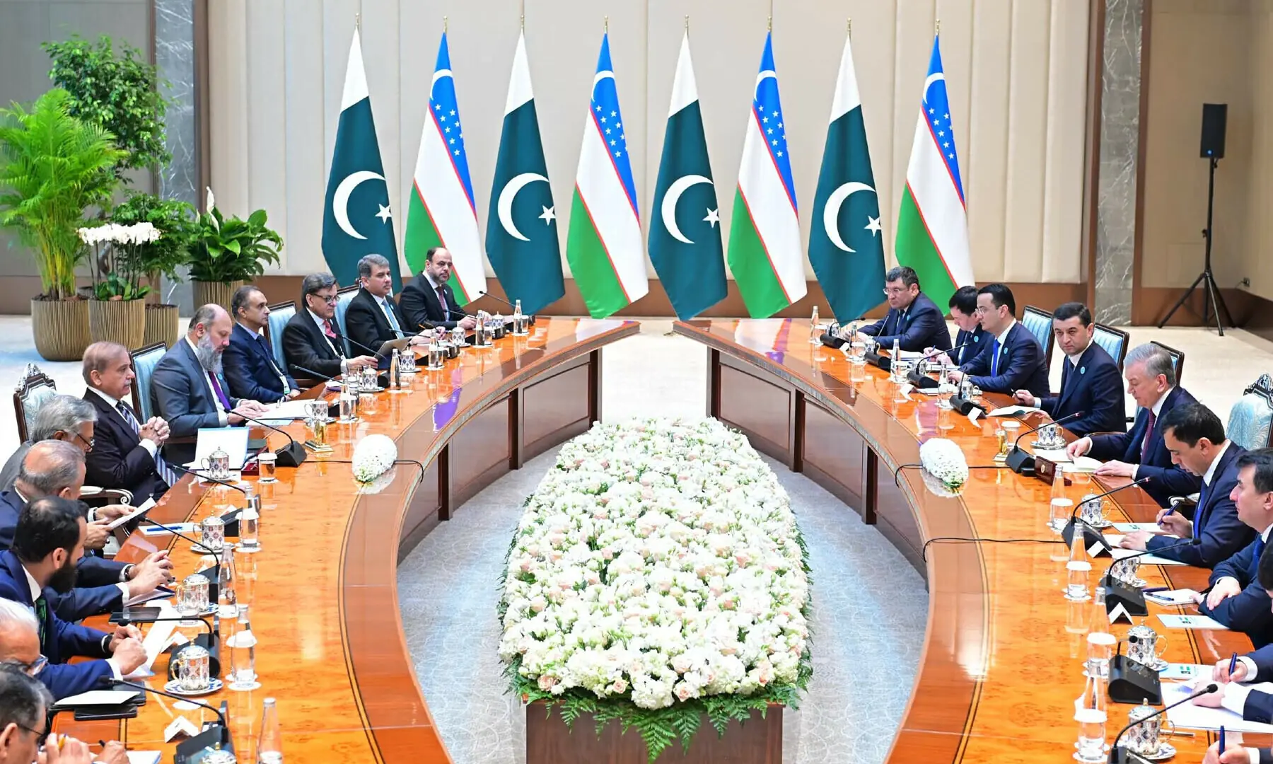 Prime Minister Shehbaz Sharif and Uzbekistan President Shavkat Mirziyoyev hold delegation level talks in Tashkent, Uzbekistan on Feb 26, 2025. — PID/File Prime Minister Shehbaz Sharif and Uzbekistan President Shavkat Mirziyoyev hold delegation level talks in Tashkent, Uzbekistan on Feb 26, 2025. — PID/File