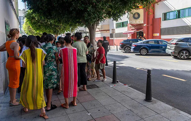 MIGRANT minors wait outside a police office for identification and registration procedures in the Spanish North African enclave of Ceuta. Of the 72,000 migrants who reached Ceuta last week, 70,000 have returned to Morocco. Those who remain in Ceuta include hundreds of unaccompanied children.—AFP MIGRANT minors wait outside a police office for identification and registration procedures in the Spanish North African enclave of Ceuta. Of the 72,000 migrants who reached Ceuta last week, 70,000 have returned to Morocco. Those who remain in Ceuta include hundreds of unaccompanied children.—AFP