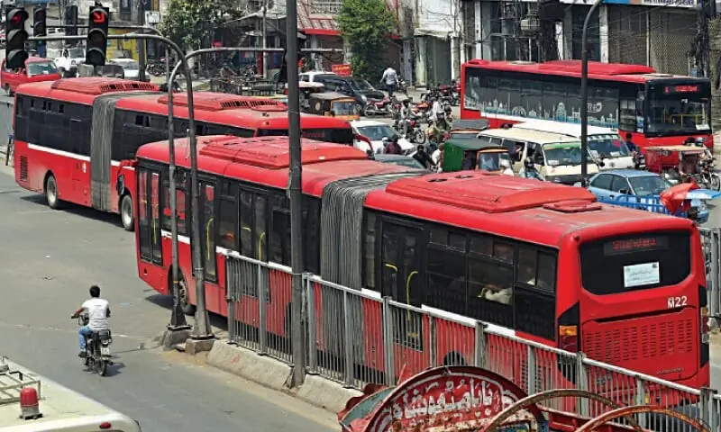 Lahore Metro bus operations. — White Star/File Lahore Metro bus operations. — White Star/File