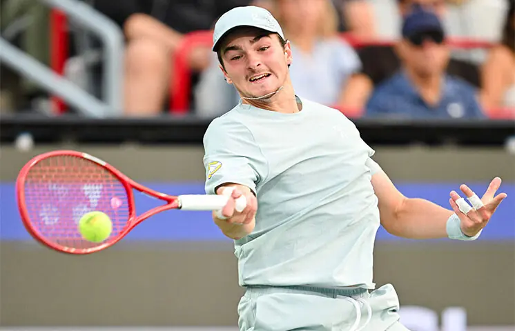 MONTREAL: Brazil’s Joao Fonseca plays a forehand against Ben Shelton of the US during their Montreal Masters round-of-16 match at Stade IGA.—AFP MONTREAL: Brazil’s Joao Fonseca plays a forehand against Ben Shelton of the US during their Montreal Masters round-of-16 match at Stade IGA.—AFP