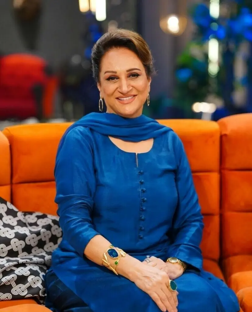  Bushra Ansari 