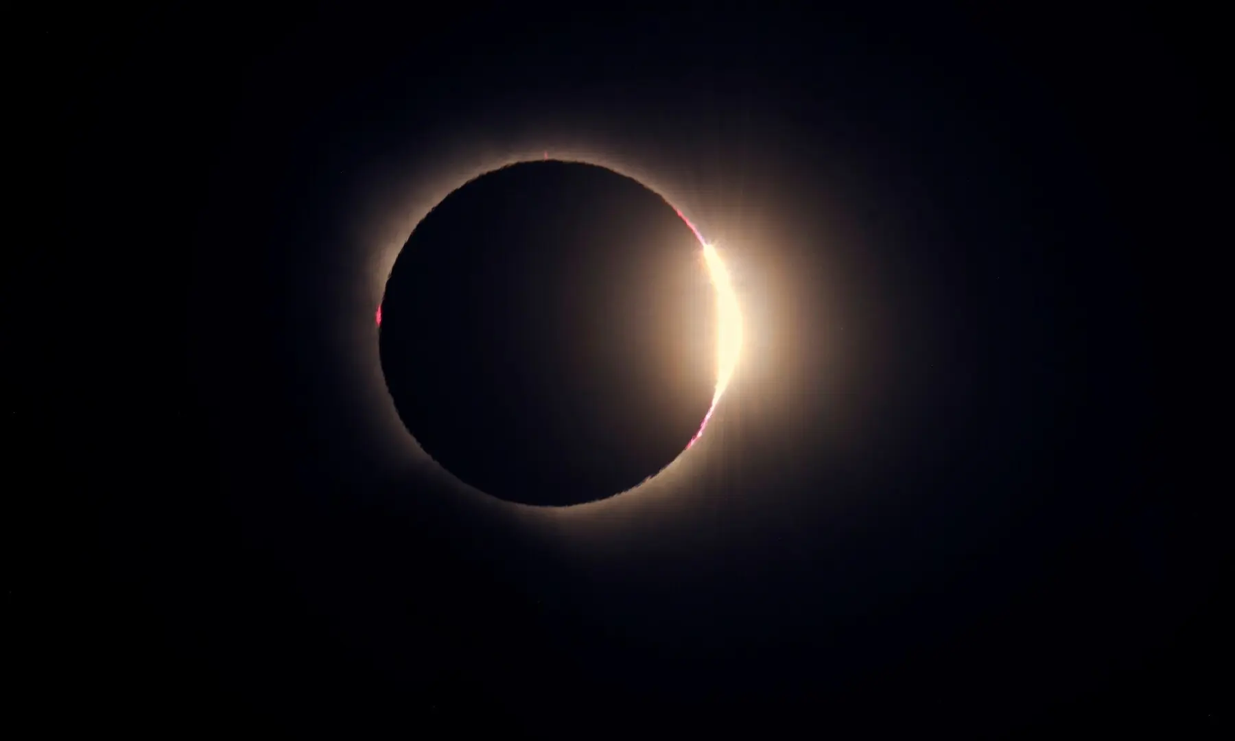  The moon completely covers the sun during a solar eclipse near the northern Spanish town of Reinosa, August 12, 2026. —Reuters 