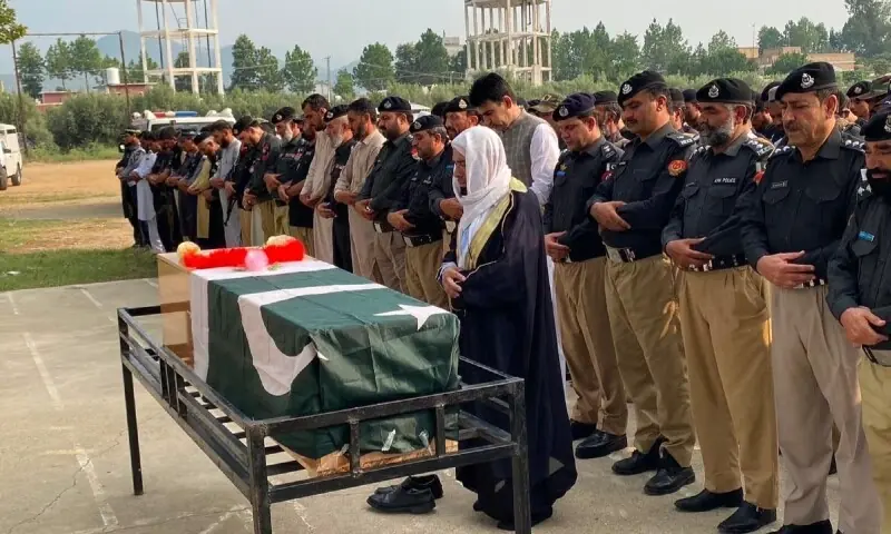The funeral prayers of the martyred cop were offerd at Police Lines, Khar. — Photo provided by author The funeral prayers of the martyred cop were offerd at Police Lines, Khar. — Photo provided by author