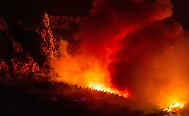 A WOODED area is engulfed in flames during a raging wildfire near Omis, a resort in Croatia.—AFP A WOODED area is engulfed in flames during a raging wildfire near Omis, a resort in Croatia.—AFP