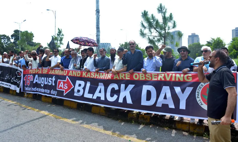 Activists protest outside the National Press Club in Islamabad on Saturday to mark the India&rsquo;s Independence Day as &lsquo;Black Day&rsquo;. &mdash; APP