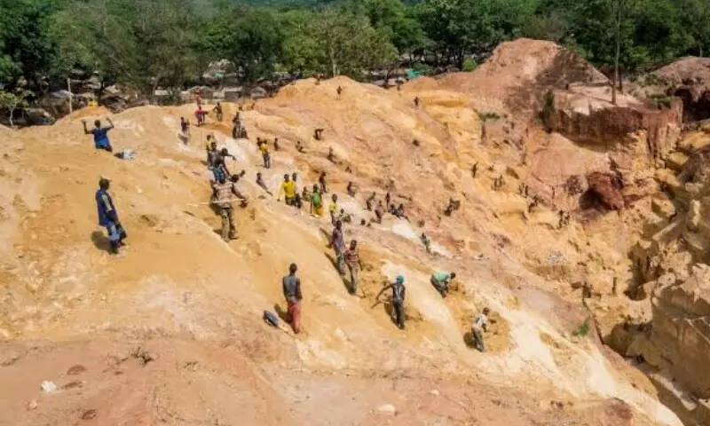 ]Miners ply the Ndassima gold mine in Central African Republic, Aug 19, 2026. &mdash;Reuter