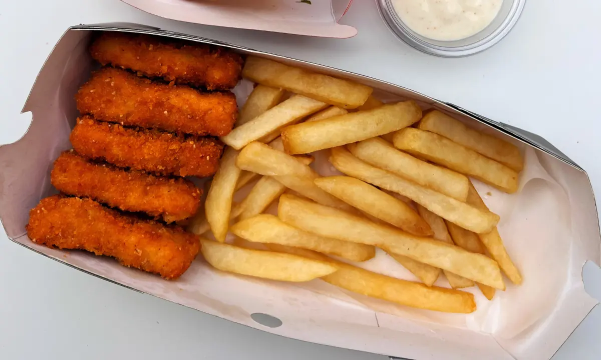 Karachiites crave Saudi Albaik. Can local fried chicken places scratch that itch instead?