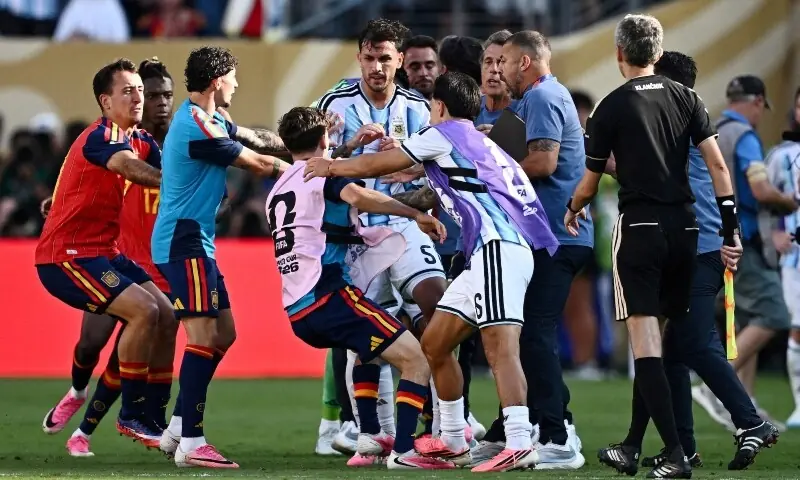 Argentina&rsquo;s Paredes suspended for 10 games for World Cup fight