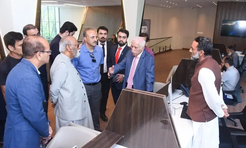 Fed&shy;e&shy;ral Minister for the Board of Investment Qaiser Ahmed Sheikh visits the Business Facilitation Centre in Islamabad on August 24, 2026. &mdash; PID
