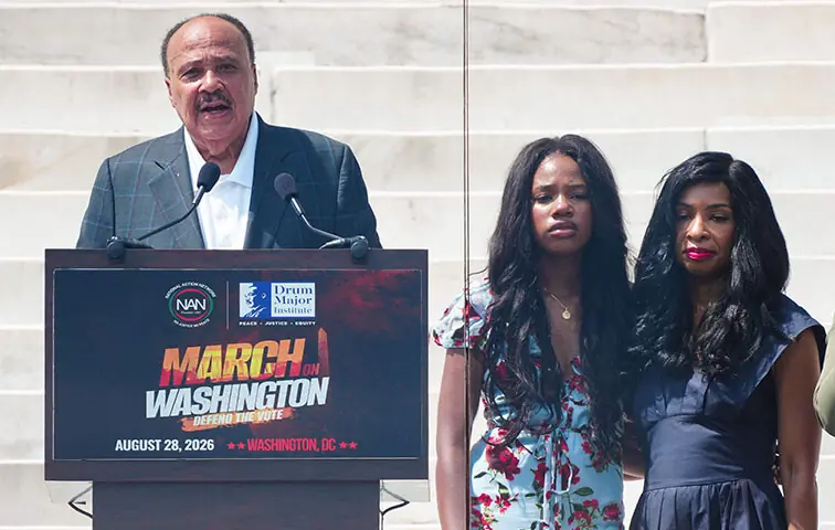 MARTIN Luther King III, eldest son of the late civil rights leader Martin Luther King Jr, addresses a ‘Defend the Vote’ rally at Washington’s Lincoln Memorial.—AFP MARTIN Luther King III, eldest son of the late civil rights leader Martin Luther King Jr, addresses a ‘Defend the Vote’ rally at Washington’s Lincoln Memorial.—AFP