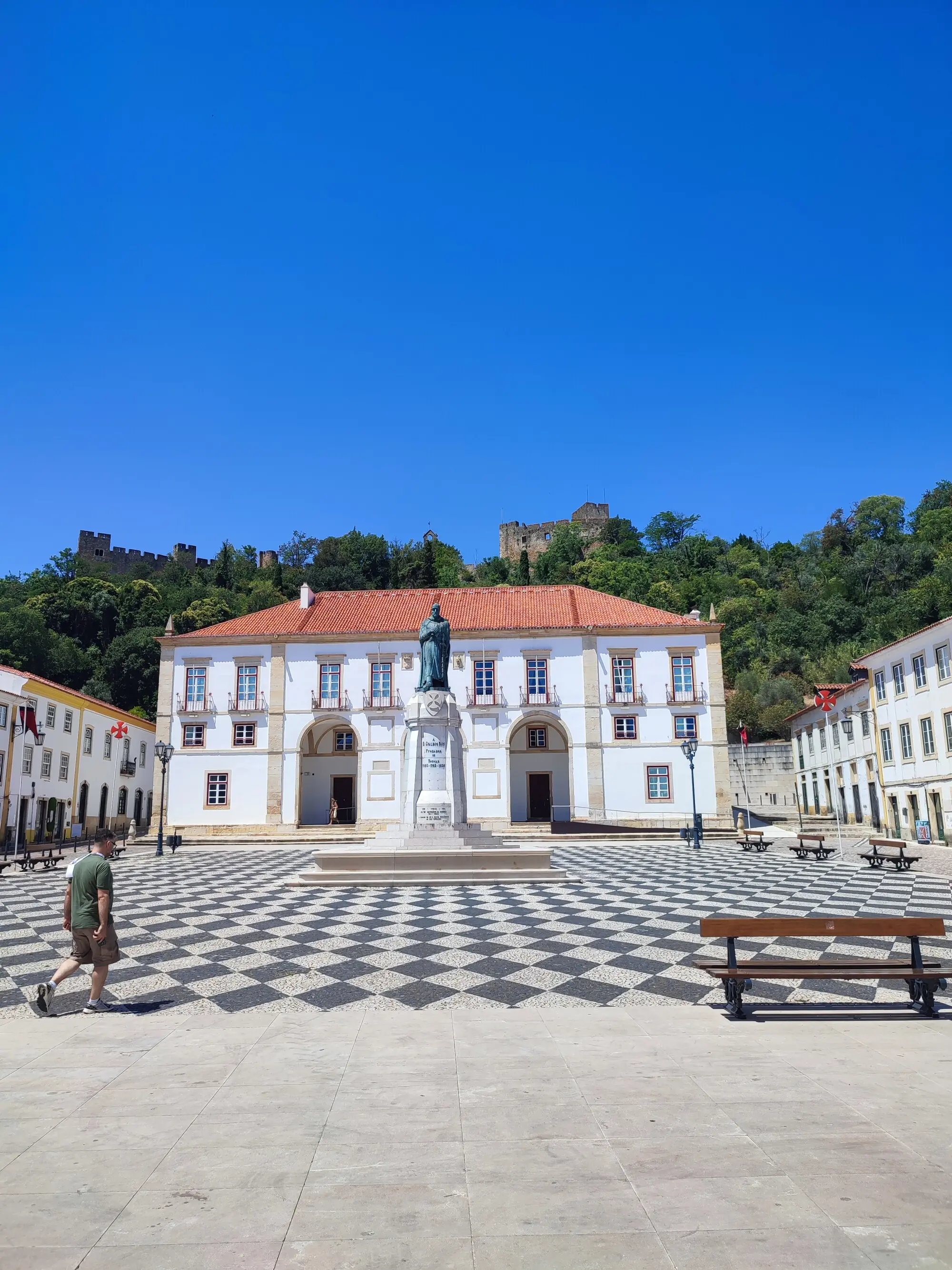 Statue of Gualdim Pais, Tomar