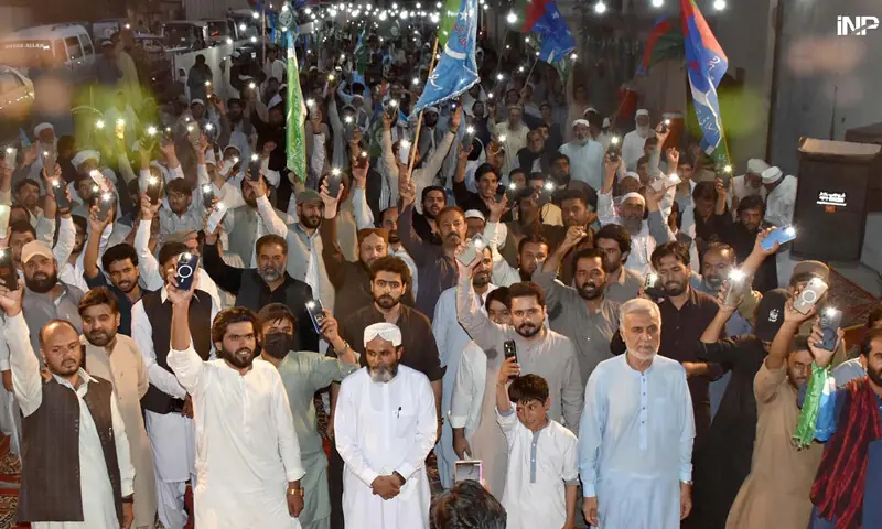 JI workers stage a demonstration.—INP JI workers stage a demonstration.—INP