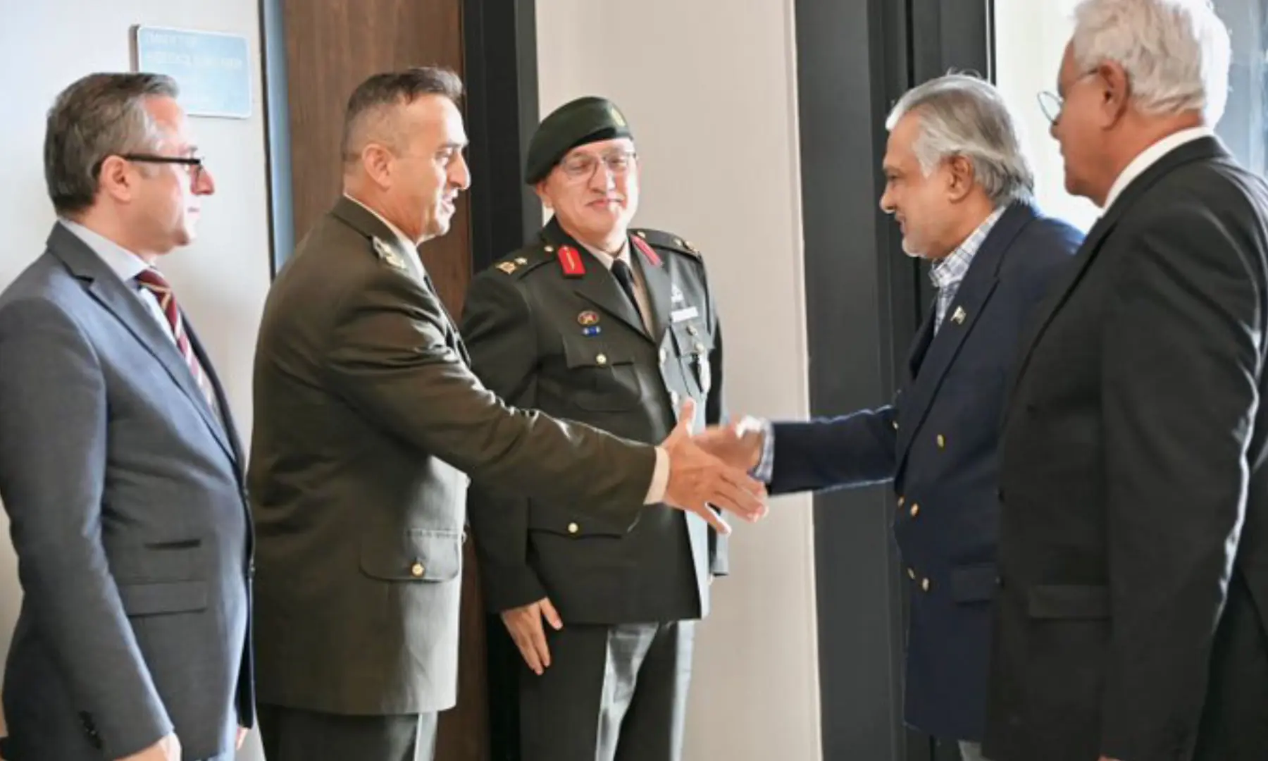 Turkish officials receive Deputy Prime Minister and Foreign Minister Ishaq Dar in Istanbul on August 30. &mdash; Fo/X