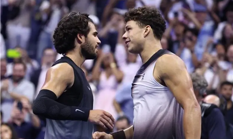 Ben Shelton (R) of the US shakes hands with Spain's Carlos Alcaraz after winning the US Open quarter-final at the USTA Billie Jean King National Tennis Center in New York City on September 9, 2026.--AFP Ben Shelton (R) of the US shakes hands with Spain's Carlos Alcaraz after winning the US Open quarter-final at the USTA Billie Jean King National Tennis Center in New York City on September 9, 2026.--AFP