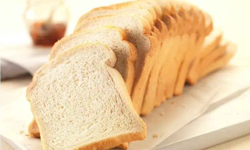 Consumers are paying Rs270 for large bread, Rs140 for four-burger buns and Rs100 for small pack of rusk.—File Consumers are paying Rs270 for large bread, Rs140 for four-burger buns and Rs100 for small pack of rusk.—File