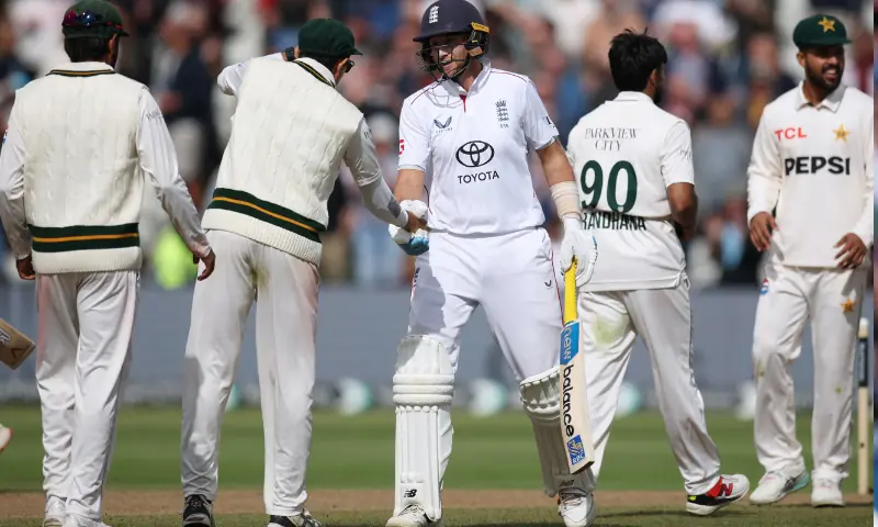 England captain Joe Root shakes hands with with a Pakistan player after the end of the third Test at Edgbaston in Birmingham on September 12, 2026.--Reuters England captain Joe Root shakes hands with with a Pakistan player after the end of the third Test at Edgbaston in Birmingham on September 12, 2026.--Reuters