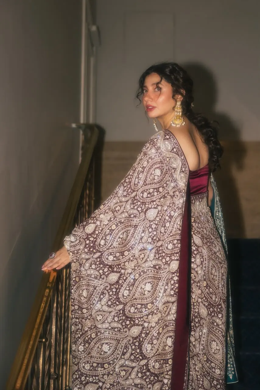 Pakistan's sweetheart Mahira Khan just made her debut at TIFF &mdash; and announced her pregnancy