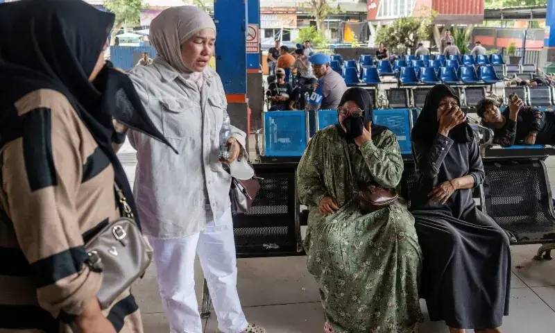 Relatives of passengers aboard the Virgo Transport 8 ship that, according to a search and rescue agency, sank while sailing from Surabaya in East Java to Banjarmasin in South Kalimantan, cry while waiting for news about the search and rescue operation, at Trisakti port in Banjarmasin, South Kalimantan province, Indonesia on September 13, 2026. —Reuters Relatives of passengers aboard the Virgo Transport 8 ship that, according to a search and rescue agency, sank while sailing from Surabaya in East Java to Banjarmasin in South Kalimantan, cry while waiting for news about the search and rescue operation, at Trisakti port in Banjarmasin, South Kalimantan province, Indonesia on September 13, 2026. —Reuters