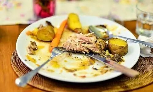 A police official said that all four members of the family were hospitalised soon after they ate the food at home. —Dawn/File A police official said that all four members of the family were hospitalised soon after they ate the food at home. —Dawn/File