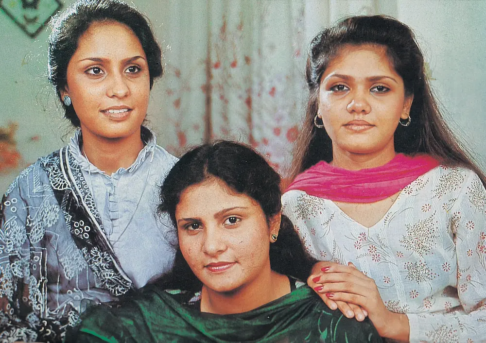 The Benjamin Sisters | White Star