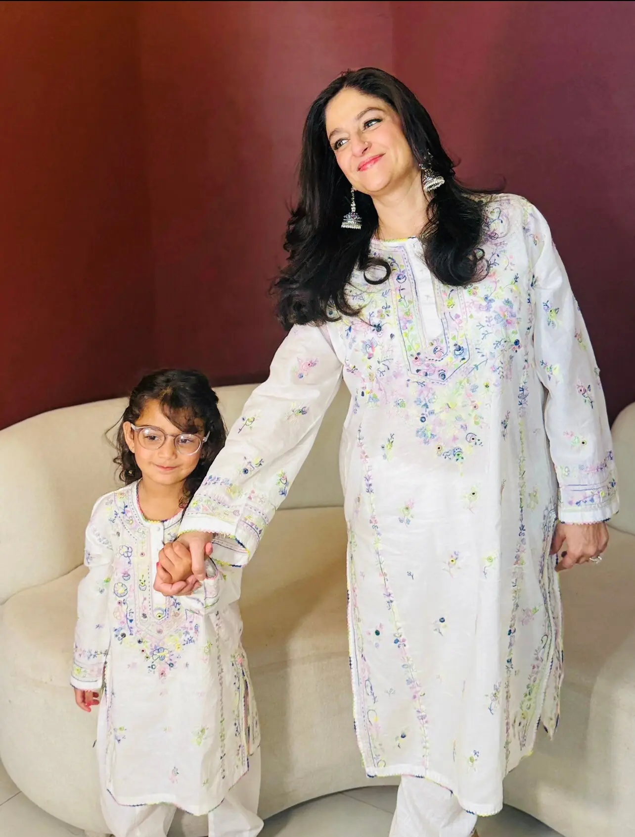  Nadia Jamil and her daughter Nur 
