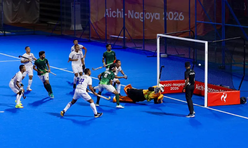 Players in action during the Asian Games hockey match between Pakistan and Thailand at the at the Gifu Prefectural Green Stadium in Kakamigahara, Japan on September 20, 2026.&mdash;Courtesy POA