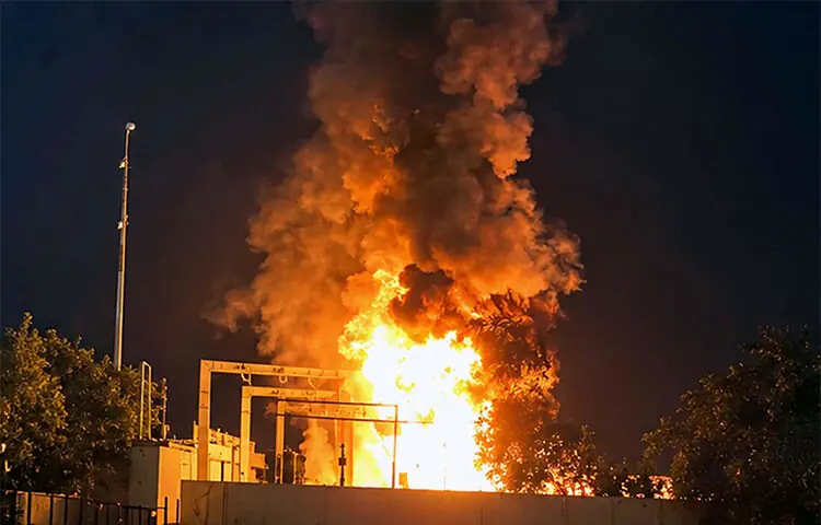 Flames engulfed K-Electric&rsquo;s Baloch Colony grid station after a massive fire broke out in the wee hours of Tuesday morning. &mdash;PPI