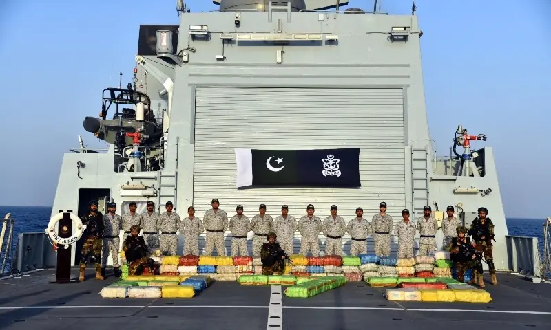 Pakistan Navy personnel with the seized narcotics aboard a PN warship. — DGPR Pakistan Navy Pakistan Navy personnel with the seized narcotics aboard a PN warship. — DGPR Pakistan Navy