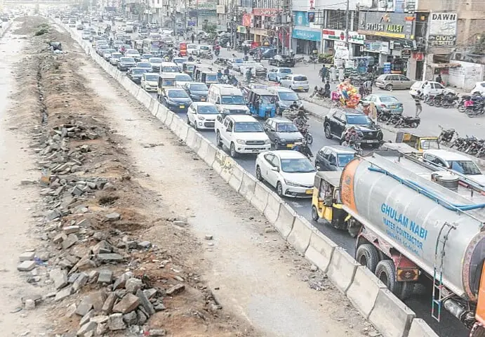 University Road, Karachi. &mdash;Dawn/File