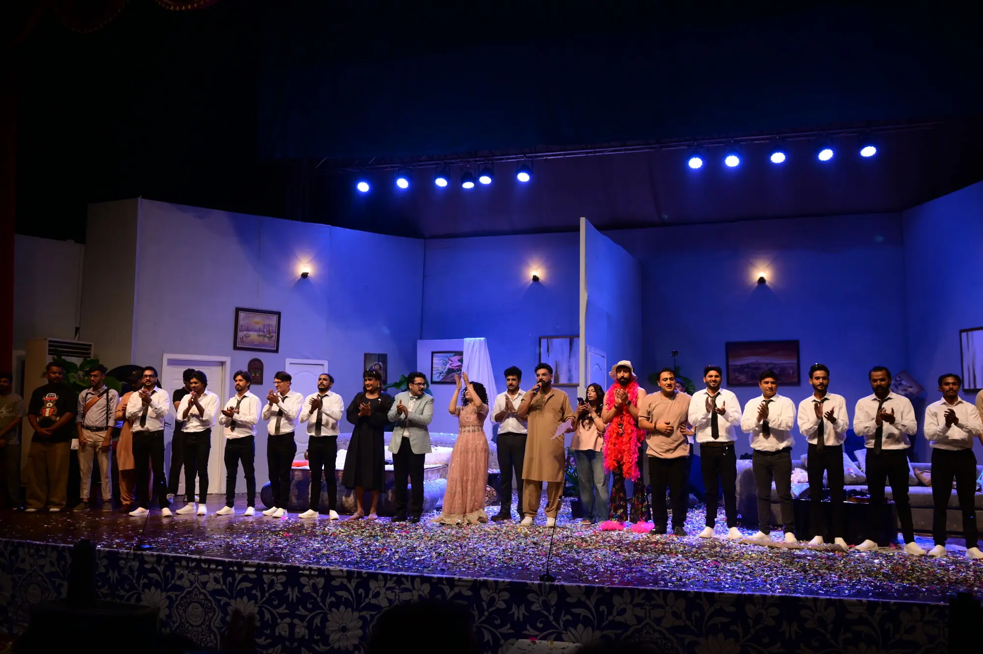  Yasir Hussain with the cast of So Suite 