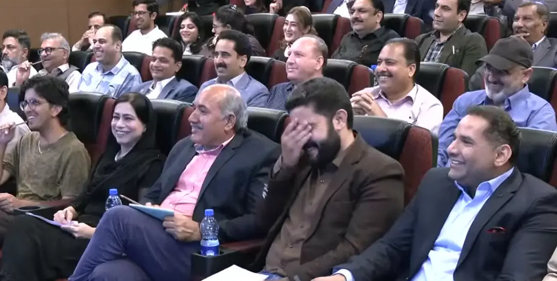 Journalists at the ISPR press conference break into a laugh when Mohammad Asif, whom India claimed was killed in an oepration, appeared before them on Oct 1, 2026. — PTV News