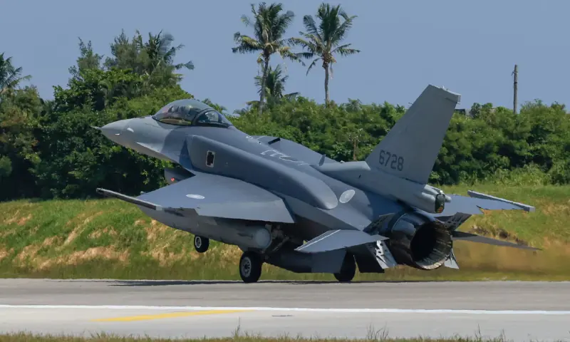 A Lockheed Martin F-16V fighter jet lands at Taitung's Chihhang Air Base in Taitung, Taiwan, on October 2, 2026. &mdash; Reuters