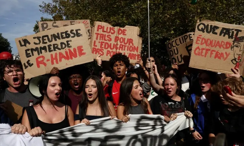 French high school students hold placards during a demonstration by public sector workers to demand better working conditions and more resources, as part of a day of strikes and protests by public sector workers, including firefighters, in Paris, France, September 29, 2026. Reuters French high school students hold placards during a demonstration by public sector workers to demand better working conditions and more resources, as part of a day of strikes and protests by public sector workers, including firefighters, in Paris, France, September 29, 2026. Reuters