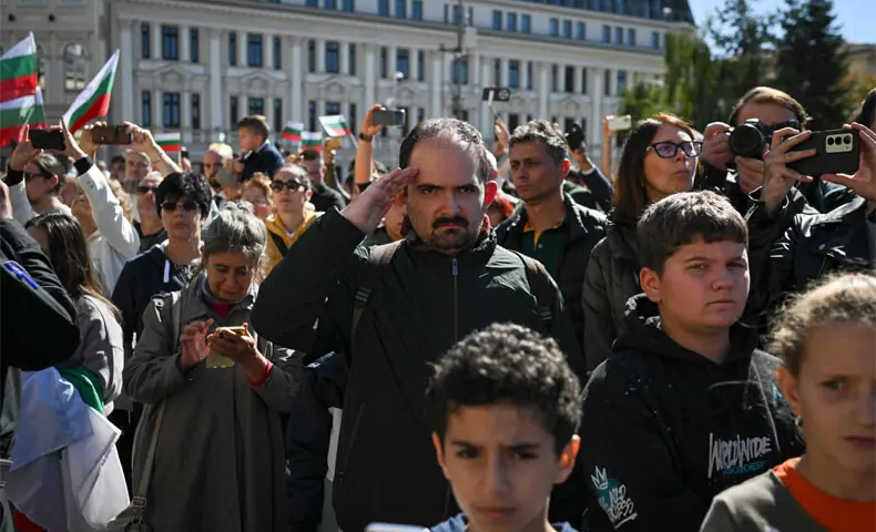 A PERSON salutes during a ceremony in Sofia to welcome the return of the remains of Tsar Samuel to Bulgaria more than 1,000 years after his death.—AFP A PERSON salutes during a ceremony in Sofia to welcome the return of the remains of Tsar Samuel to Bulgaria more than 1,000 years after his death.—AFP