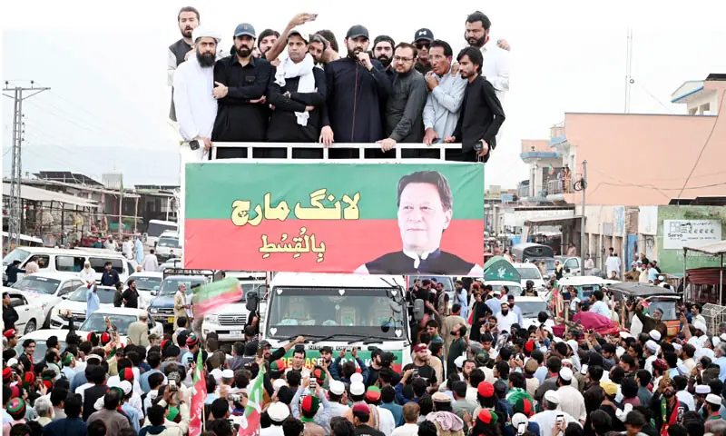 KP CM Sohail Afridi addresses party supporters in Kohat.—Dawn KP CM Sohail Afridi addresses party supporters in Kohat.—Dawn