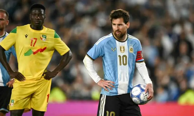 Argentina's forward #10 Lionel Messi holds the ball during the international friendly football match between Argentina and Benin at the Mas Monumental stadium in Buenos Aires on October 6, 2026.--AFP
