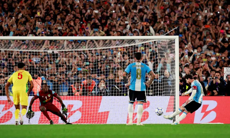 Argentina’s Lionel Messi scores from the penalty spot during the international friendly against Benin at Estadio Monumental.—Reuters Argentina’s Lionel Messi scores from the penalty spot during the international friendly against Benin at Estadio Monumental.—Reuters