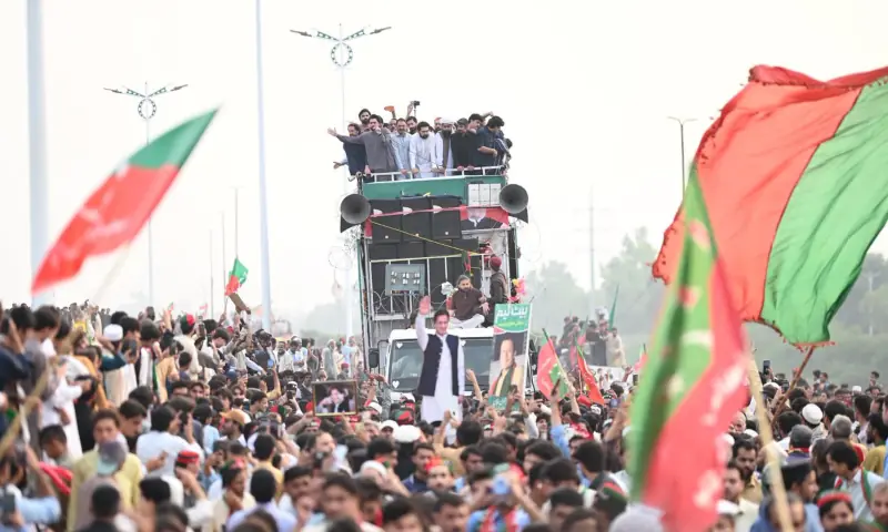 A PTI convoy led by KP CM Sohail Afridi reaches Hayatabad Toll Plaza in Peshawar on Oct 8, 2026. &mdash; X/InsafPK