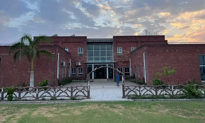 A view of AKAB school building. A view of AKAB school building.