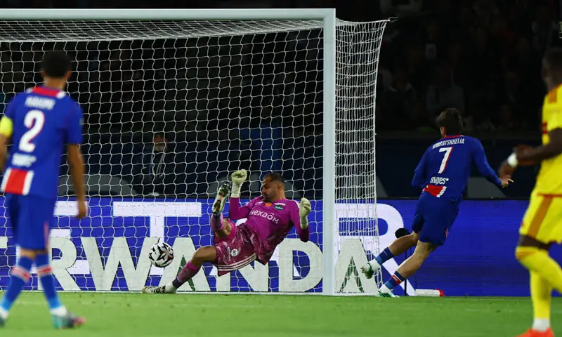 PARIS: Paris St Germain’s Khvicha Kvaratskhelia scores during the Ligue 1 match against Le Mans at Parc des Princes.—Reuters PARIS: Paris St Germain’s Khvicha Kvaratskhelia scores during the Ligue 1 match against Le Mans at Parc des Princes.—Reuters