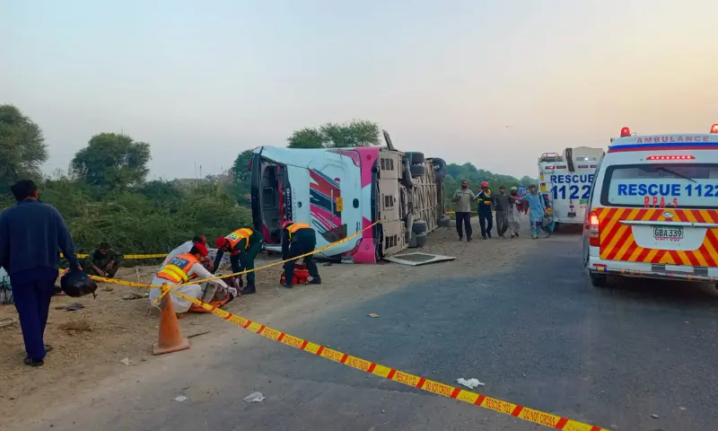 A photo showing the site of accident on Indus Highway in Rajanpur district’s Rojhan tehsil. — Courtesy Rescue 1122 A photo showing the site of accident on Indus Highway in Rajanpur district’s Rojhan tehsil. — Courtesy Rescue 1122