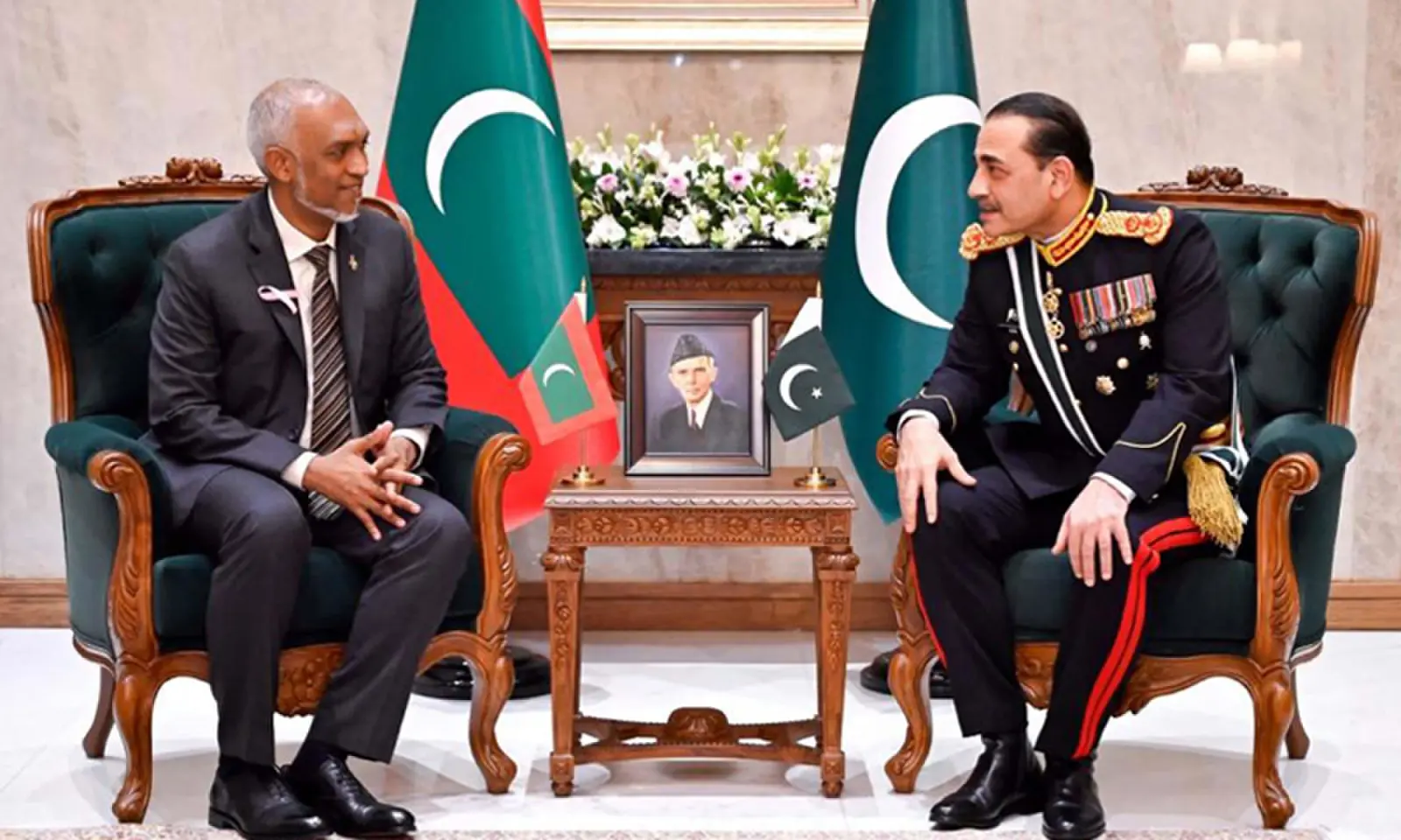 Maldivian President Mohamed Muizzu speaks to Chief of Defence Forces Field Marshal Asim Munir during their meeting.—PPI Maldivian President Mohamed Muizzu speaks to Chief of Defence Forces Field Marshal Asim Munir during their meeting.—PPI