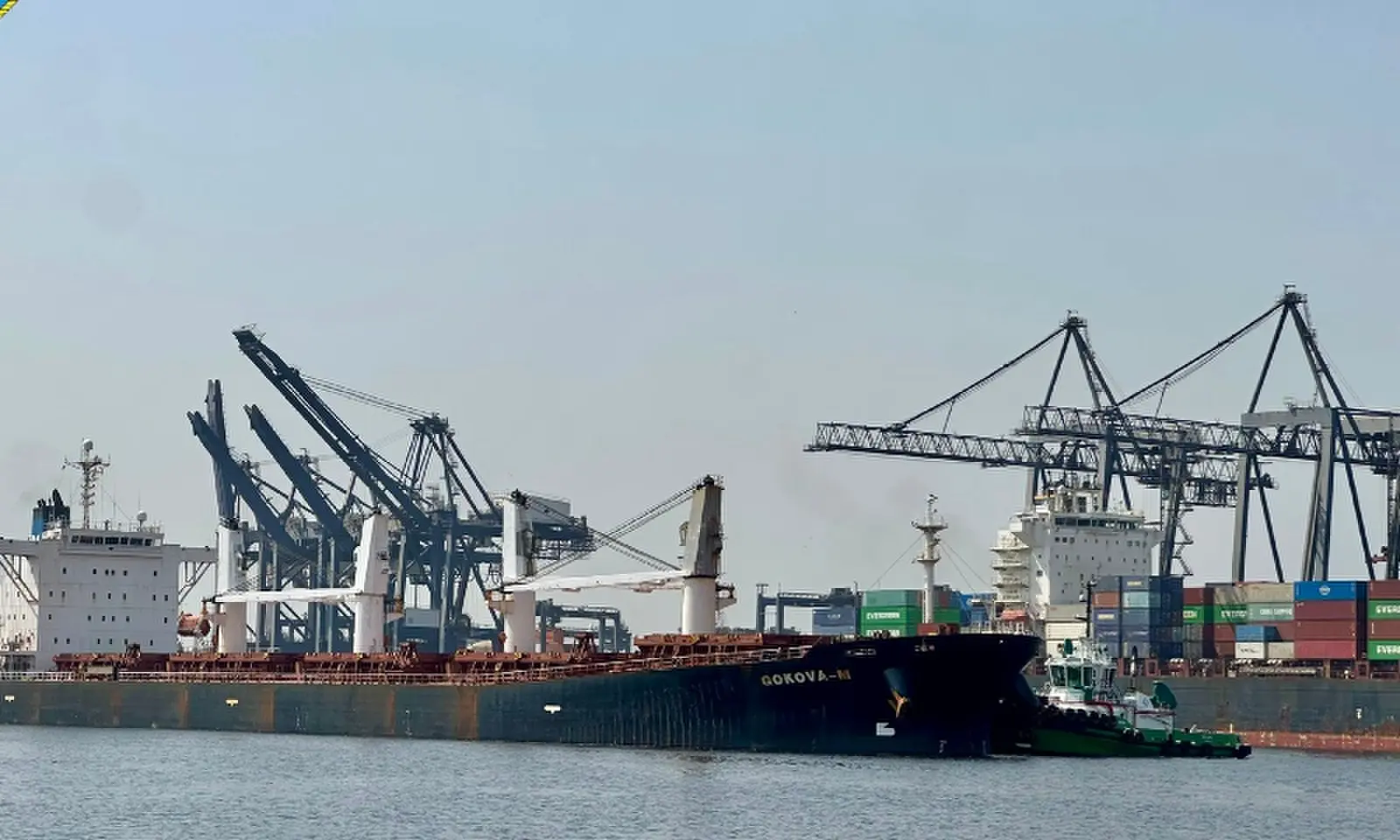 Around 51,000 metric tonnes of imported wheat arrived at Karachi Port on Wednesday, according to the Karachi Port Trust. — Photo courtesy @official_kpt/X Around 51,000 metric tonnes of imported wheat arrived at Karachi Port on Wednesday, according to the Karachi Port Trust. — Photo courtesy @official_kpt/X