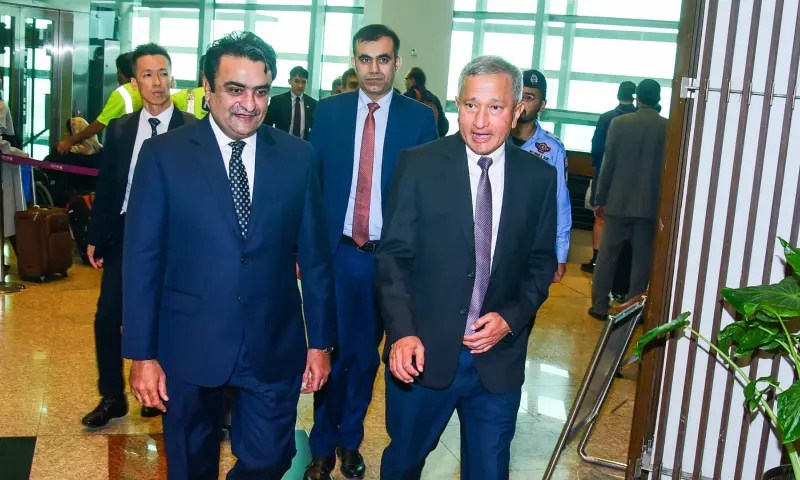 Singaporean Foreign Minister Vivian Balakrishnan (R) arrives in Islamabad on Oct 30. — FO/X Singaporean Foreign Minister Vivian Balakrishnan (R) arrives in Islamabad on Oct 30. — FO/X