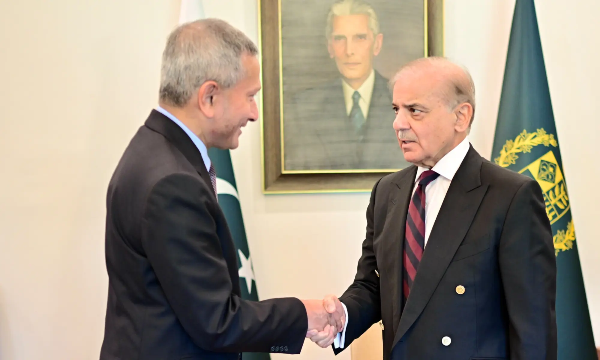 Singaporean Foreign Minister Vivian Balakrishnan called on Prime Minister Shehbaz Sharif on Oct 30. — Photo courtesy @PakPMO/X Singaporean Foreign Minister Vivian Balakrishnan called on Prime Minister Shehbaz Sharif on Oct 30. — Photo courtesy @PakPMO/X