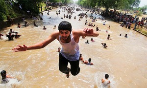 Lahore&rsquo;s &lsquo;killer&rsquo; canal awaits clean-up
