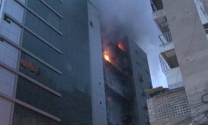 کلفٹن: رہائشی عمارت میں آگ لگنے سے ایک شخص ہلاک