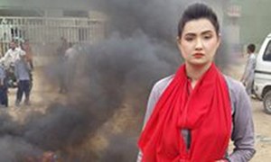 'اب تک' کی میزبان ثناء فیصل کو فین نے 'زہر' دے دیا